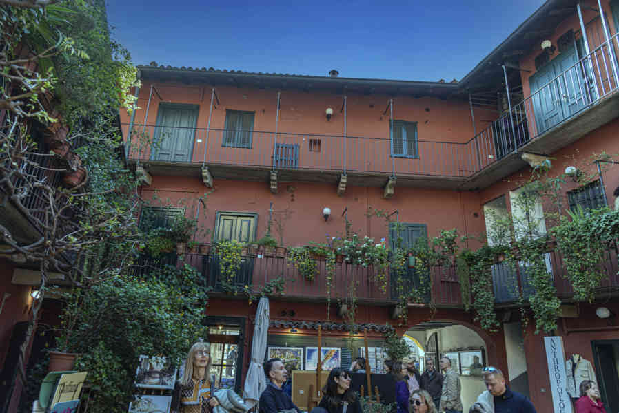 Italia - Milán 182 - barrio de Navigli.jpg